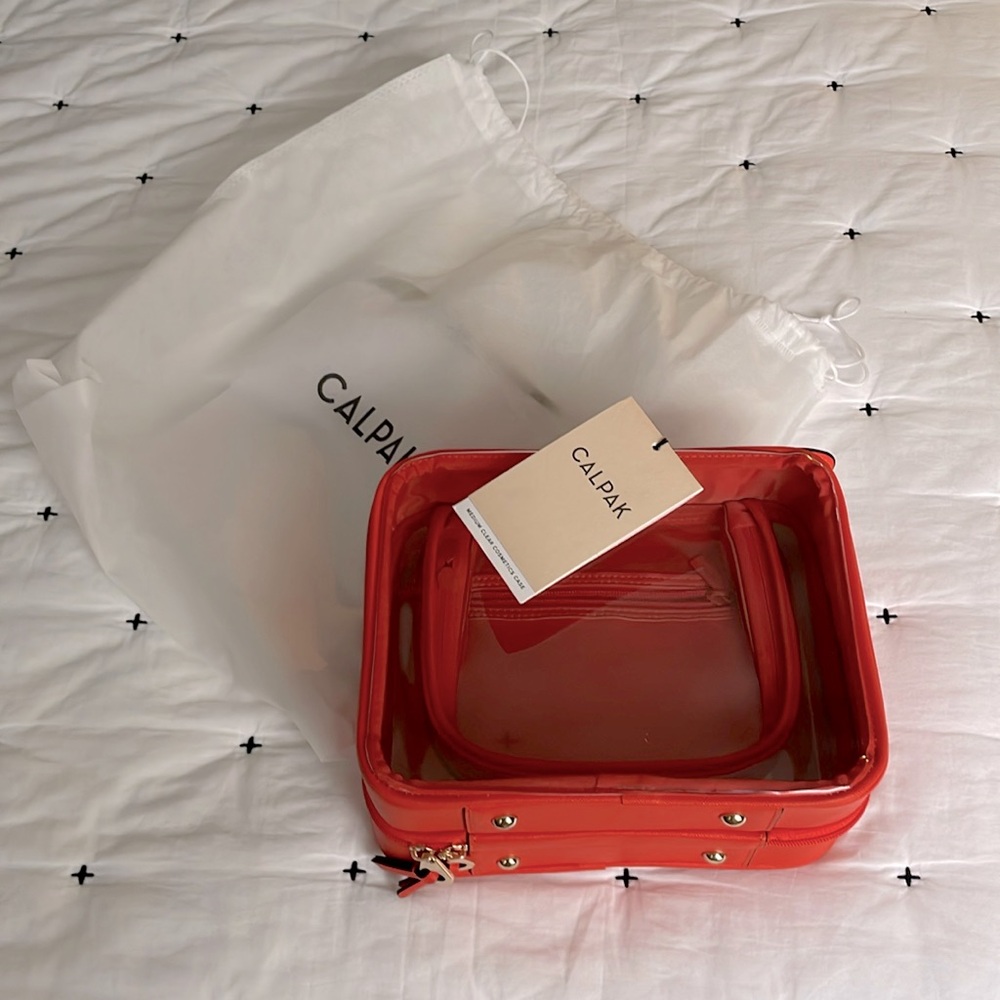 BNWT - Calpak Cosmetics / Travel Case - MEDIUM